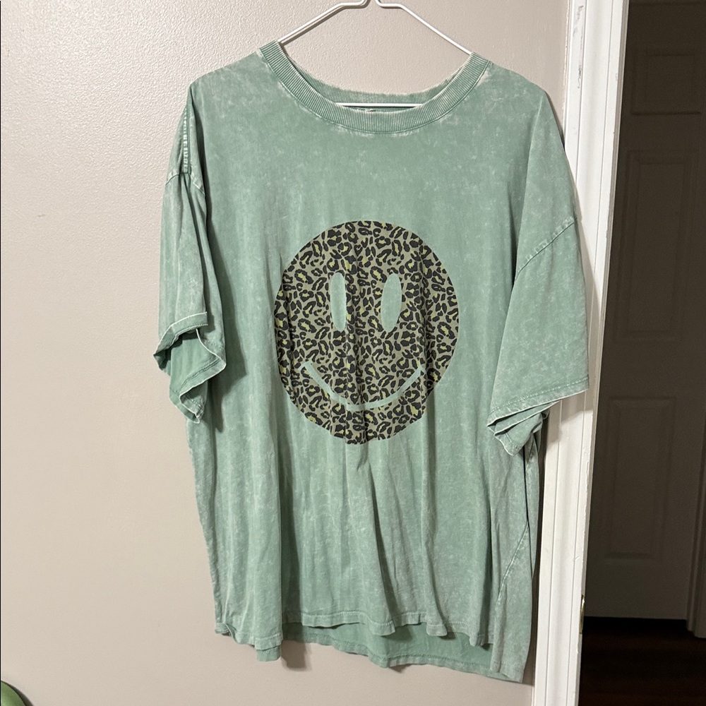 Easel Green Short Sleeve Tee with Leopard Smiley